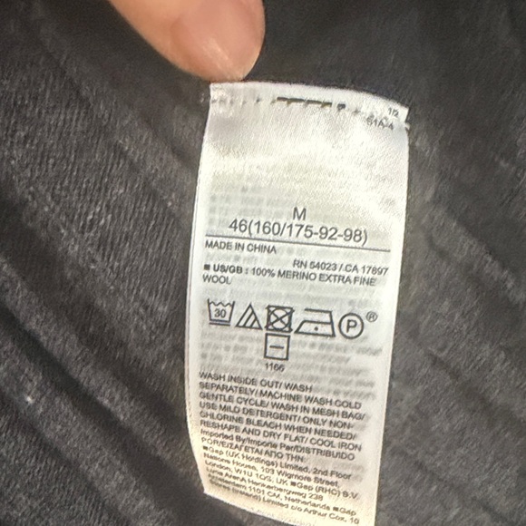 Banana Republic Charcoal Ribbed Merino Wool Turtleneck Sweater - Picture 3 of 6